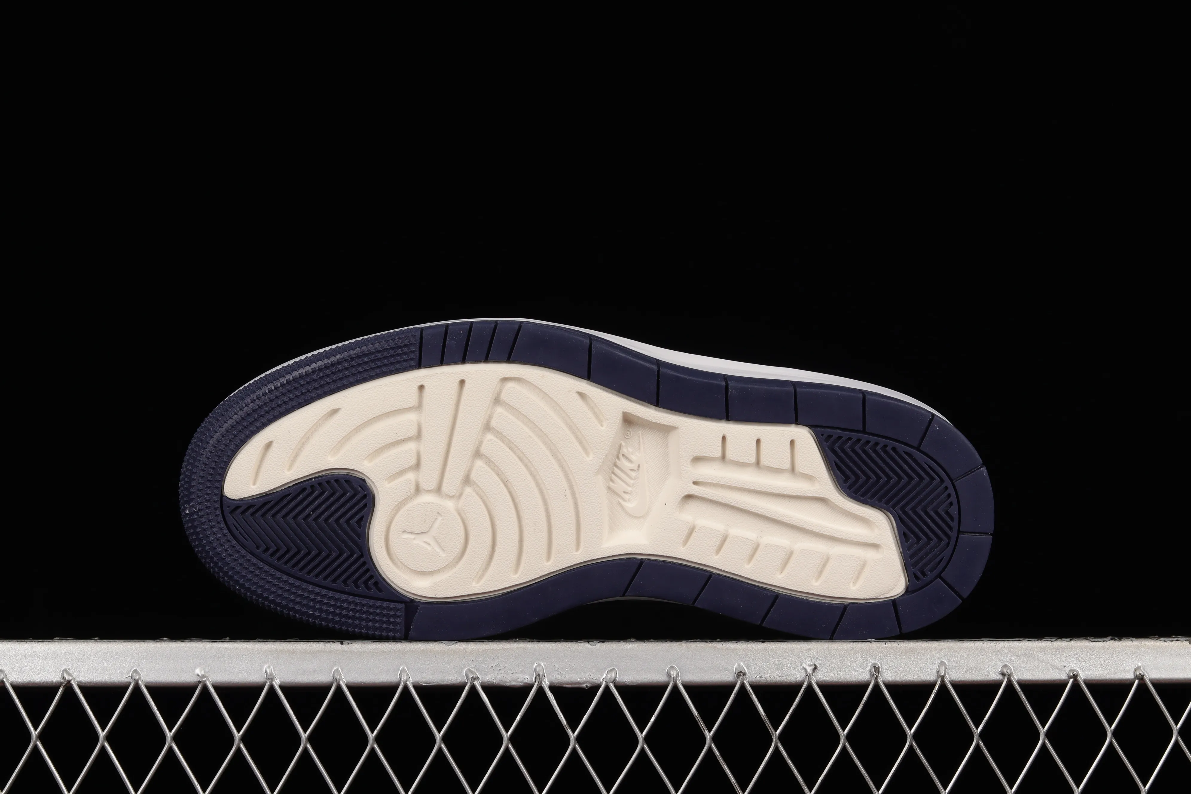 All categories Air Jordan Jordan series basketball shoes Air Jordan 1 Low Air Jordan 1 Elevate Low SE "Wolf Grey" Little AJ thick-soled retro basketball shoes DH7004-141